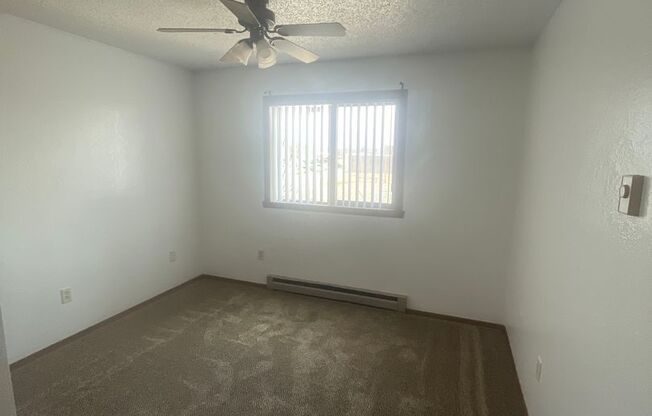2 beds, 1 bath, 850 sqft, $800, Unit 701 - 10A