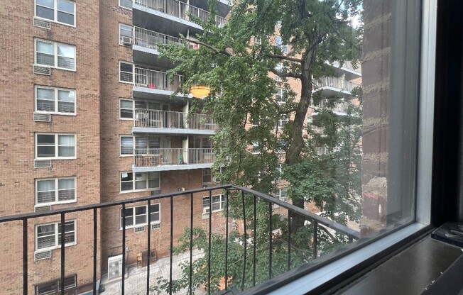 55 W 92 ST