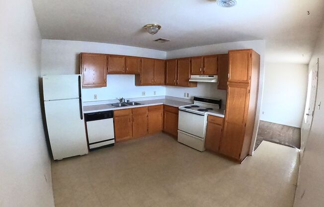 2 beds, 1 bath, 768 sqft, $825, Unit 8