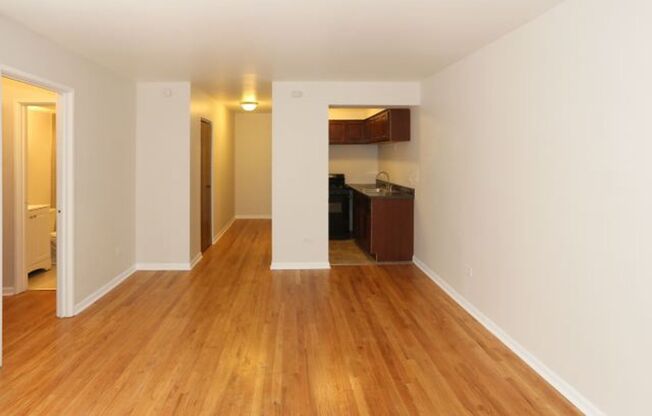 1 bed, 1 bath, $1,350, Unit 421