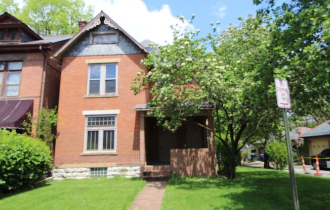 Muir - 308-308 1/2 Wilber Ave