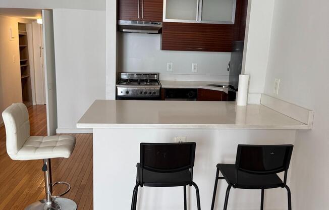 Studio, 1 bath, $3,900, Unit 4J