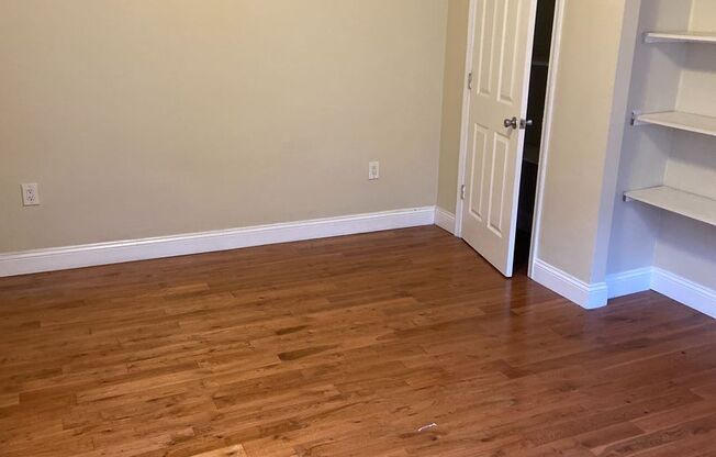 Studio, 1 bath, 320 sqft, $1,550, Unit 206
