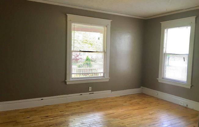 246 Eastern Ave SE