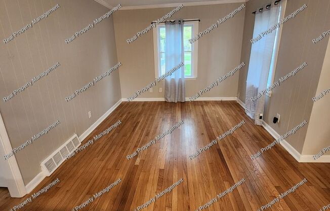 Three Bedroom Munster Cape Cod