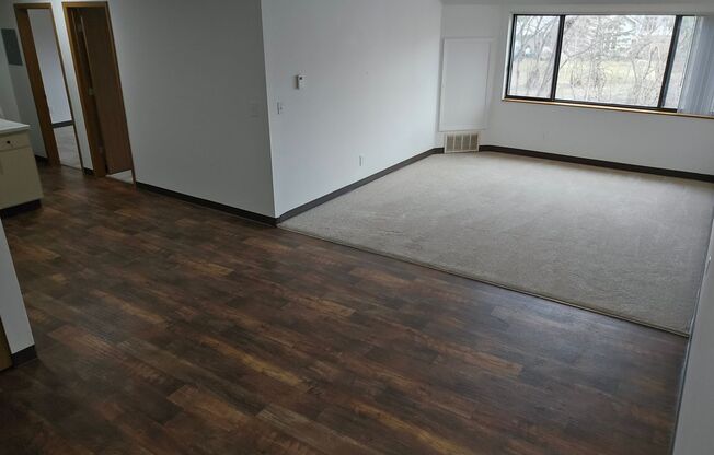 2 beds, 1 bath, 920 sqft, $1,305, Unit 1471-203