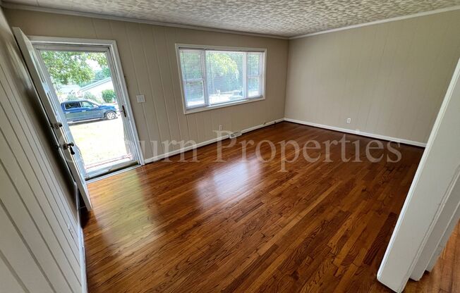 3 beds, 1 bath, $1,295