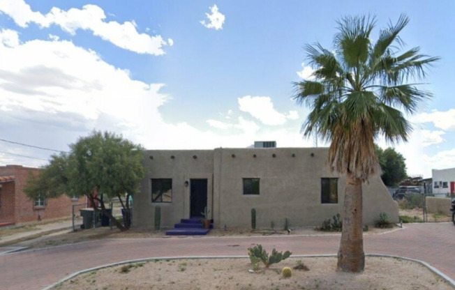 102 E LAGUNA ST