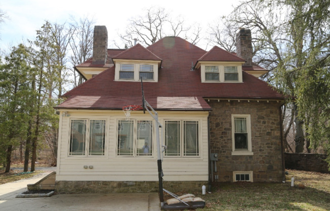 1015 Cedar Road
