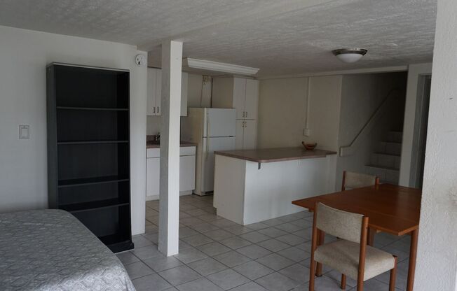 132X- 2011  and  2033 Oahu Ave.