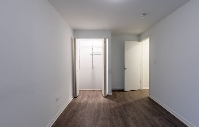 2 beds, 1 bath, $2,275, Unit 207