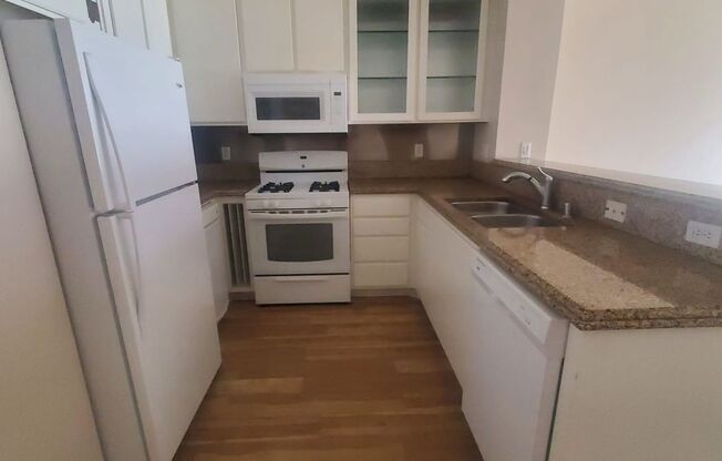 1 bed, 1 bath, 700 sqft, $2,400, Unit #110