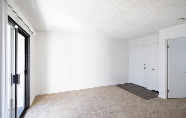 1 bed, 1 bath, 550 sqft, $2,100, Unit B125