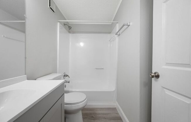 1 bed, 1 bath, 576 sqft, $1,079, Unit 208