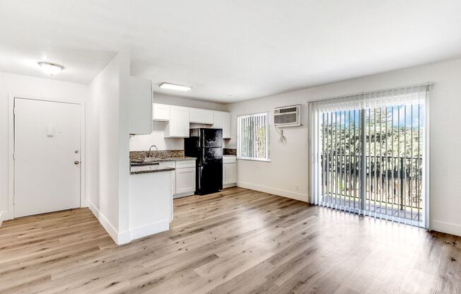 1 bed, 1 bath, 650 sqft, $1,325, Unit 24