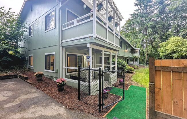 1bd/1ba Brier Condo