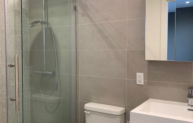 1 bed, 1.5 baths, 839 sqft, $2,450, Unit 603