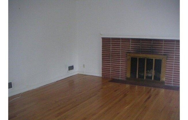 Beautiful brick, 4 bedrooms 3 full bath single family home in the heart of Silver Spring
