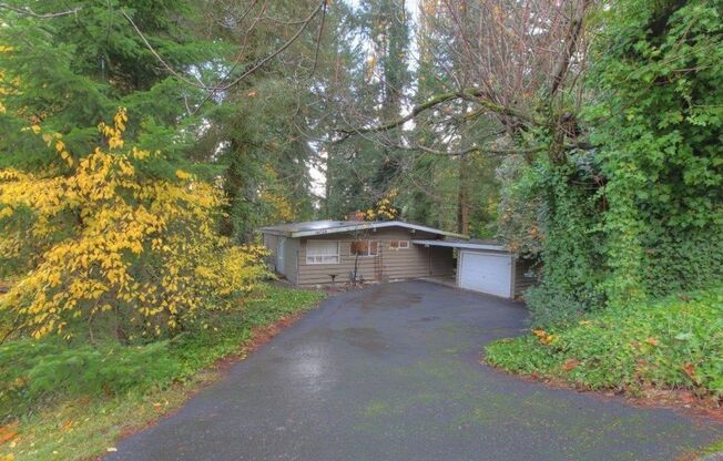 Charming 3 Bed 2 Bath Home in Eastgate