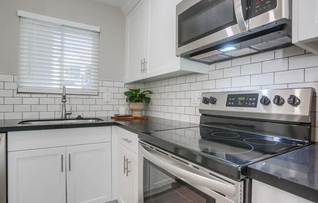 1 bed, 1 bath, 780 sqft, $2,495, Unit 4751-32