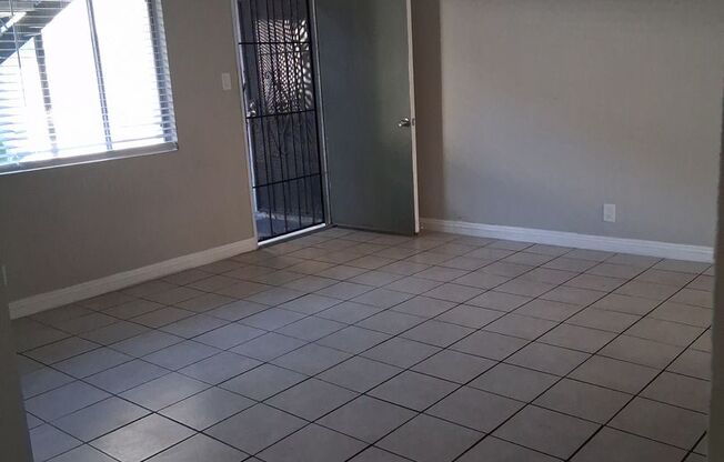2 beds, 1 bath, 900 sqft, $2,395, Unit 21F