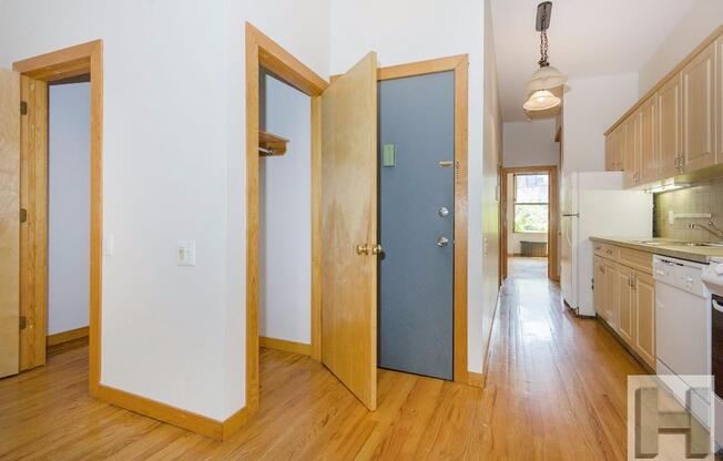 120 W 119 ST