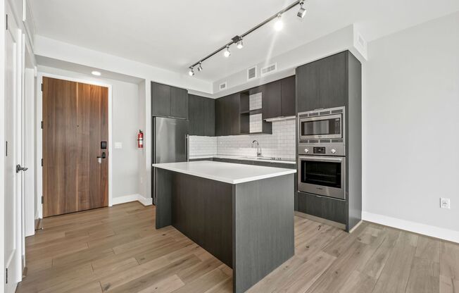 6 Minute Walk to the Metro! 25 Minute Walk from the Capitol!  // 1 Bedroom 1  Bathroom Condo // Navy Yard//Amenity Rich!