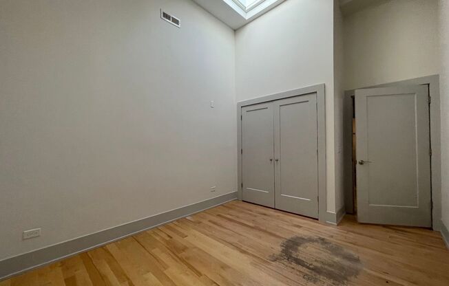 4 beds, 2 baths, 1,900 sqft, $3,695, Unit 1432-306