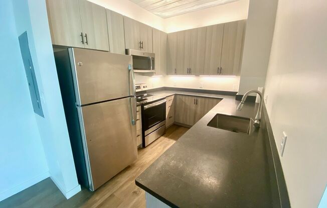 2 beds, 1 bath, 835 sqft, $2,295, Unit Unit 205