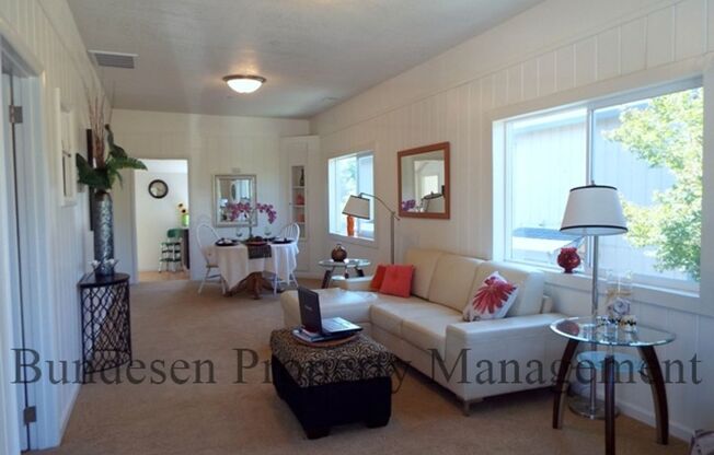 2 beds, 1 bath, $2,350, Unit House