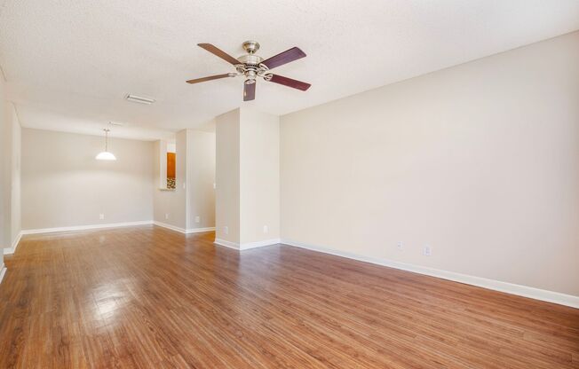 2 beds, 1.5 baths, 1,075 sqft, $2,040, Unit 15101