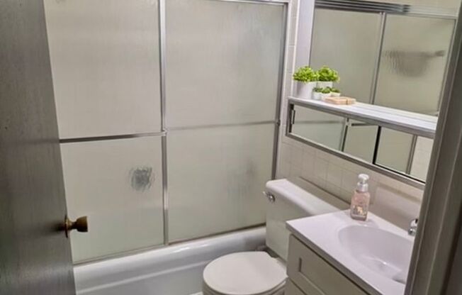 1 bed, 1 bath, $1,825, Unit 3160-402