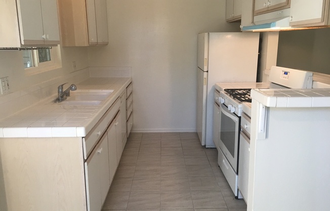 2 beds, 1 bath, 1,000 sqft, $2,650