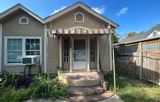 *COMING SOON* Charming 1-Bedroom Duplex Near Downtown San Antonio!