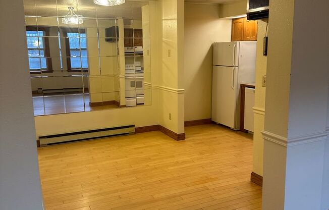 2 beds, 1 bath, 825 sqft, $750, Unit GW