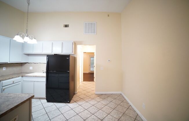 1 bed, 1 bath, 640 sqft, $1,000, Unit 1250 Continental Ct