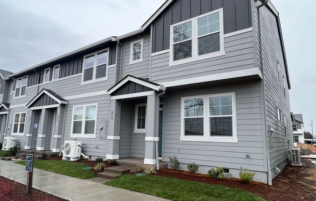 Beautiful Hazel Dell Townhome! Location, Location!