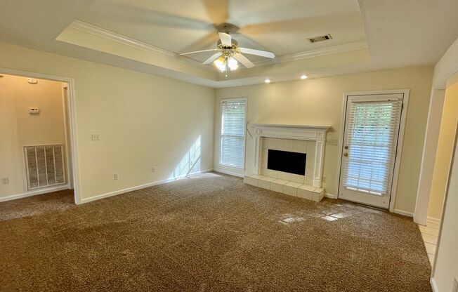 4 Bedrooms in Eastern Oaks