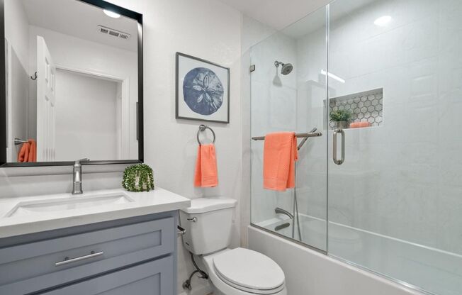 $3,790 - BEAUTIFULLY REMODELED THREE BEDROOM TOWN HOME IN SUNDALE AREA OF CENTRAL FREMONT
