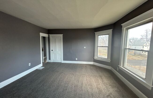 HM 925 East 14th Street- FOR SALE Drake Hunter