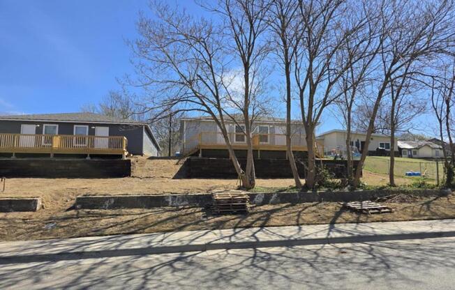 1005 N QUINCY AVE