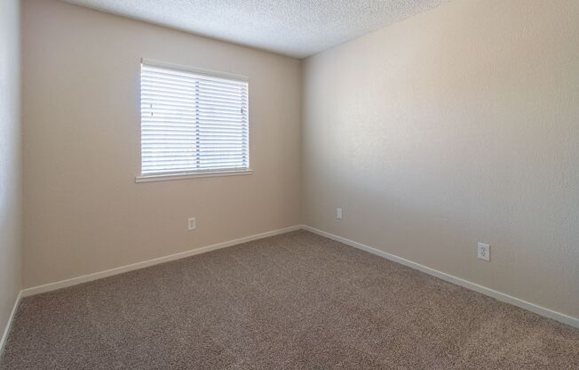 2 beds, 1 bath, $1,575, Unit 24