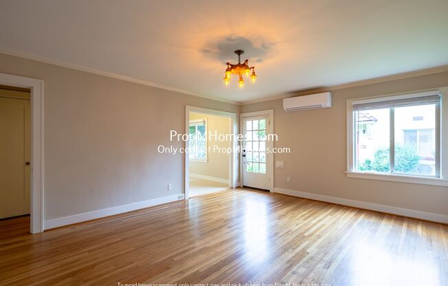 Charming Light-Filled One Bedroom Apartment In SE Portland!