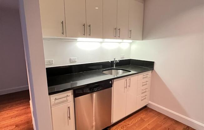 2 beds, 2 baths, 922 sqft, $5,795, Unit 14P