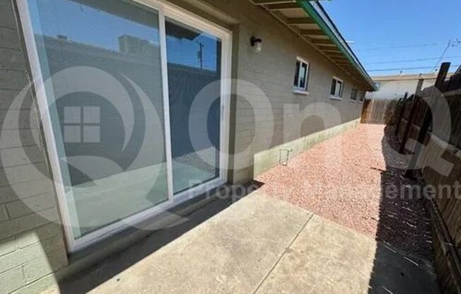 1717 N 42 ST