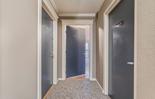 2 beds, 1 bath, 864 sqft, $2,695, Unit 302