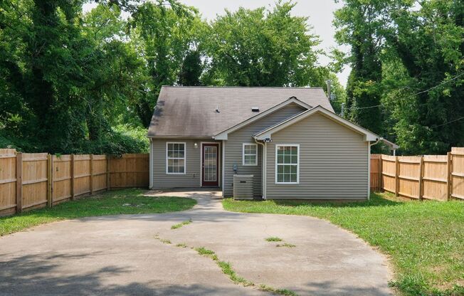 Single Family Home w/ Fenced in Backyard