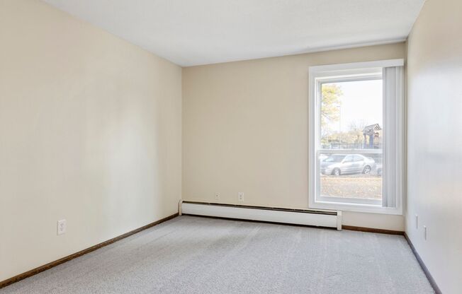 2 beds, 1 bath, 850 sqft, $1,425, Unit 301 (R)