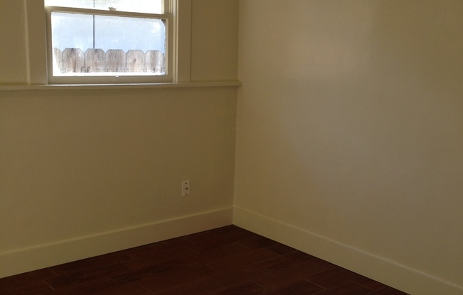 2 beds, 1 bath, $1,550, Unit 309 Kimble Street