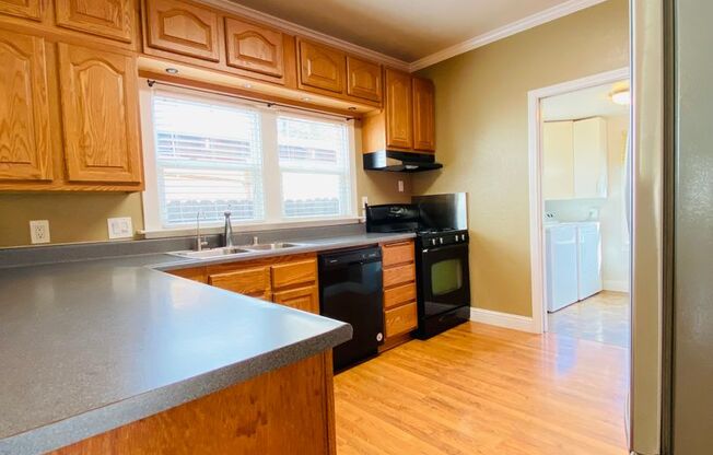 3 beds, 1 bath, $2,395